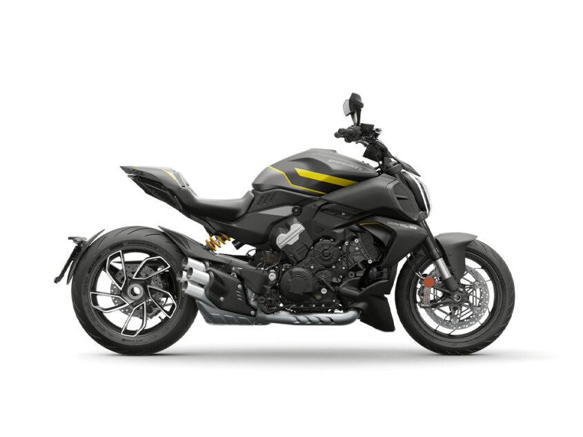 Ducati Diavel V4 - Dark Stealth Yellow (25MY)